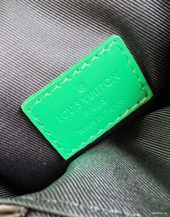 WIS LOUIS WALLET VUITTON VERTICAL WEARABLE S-LOCK 0830